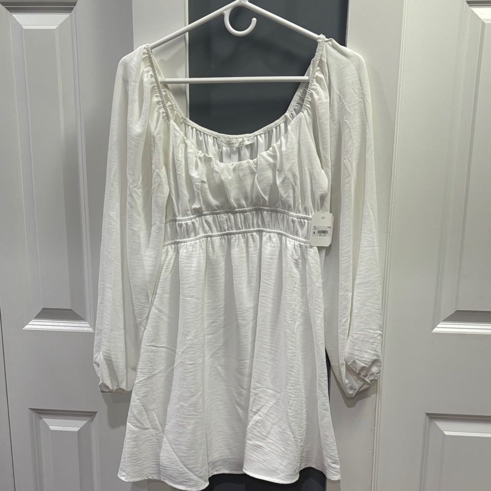 NWT.Altar'd State White Elastic Off-Shoulder Top